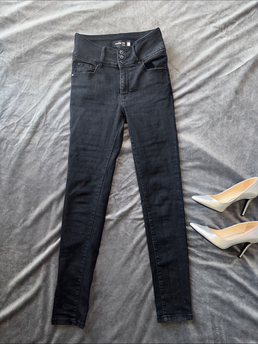 Black Skinny High-Rise Women’s Jeans